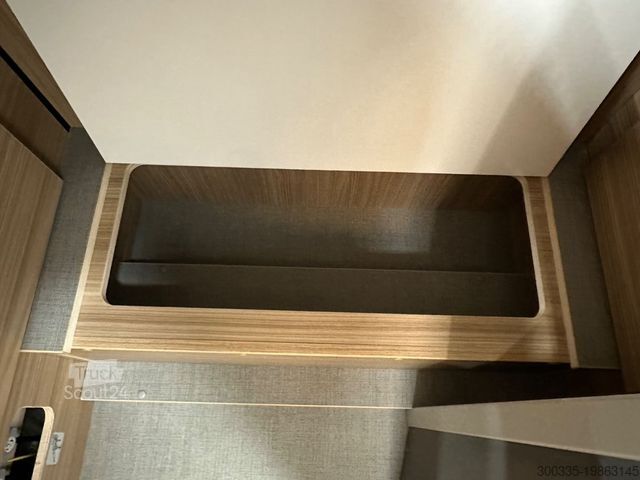 Τροχόσπιτο αυτοκινούμενο PÖSSL 2026 - Summit 600 L - 180 PS Automatik