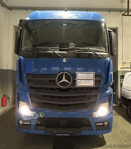 Tracteur routier standard Mercedes-Benz Actros