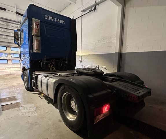 Tracteur routier standard Mercedes-Benz Actros