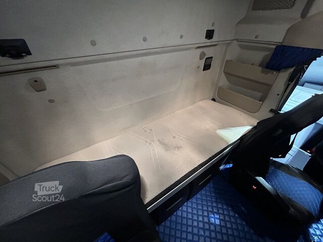 Tracteur routier standard Mercedes-Benz Actros