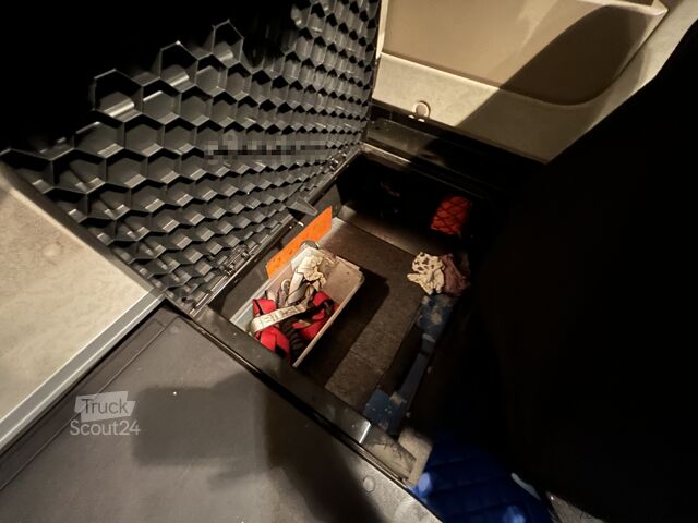 Tracteur routier standard Mercedes-Benz Actros