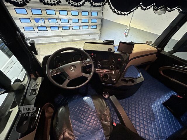 Tracteur routier standard Mercedes-Benz Actros