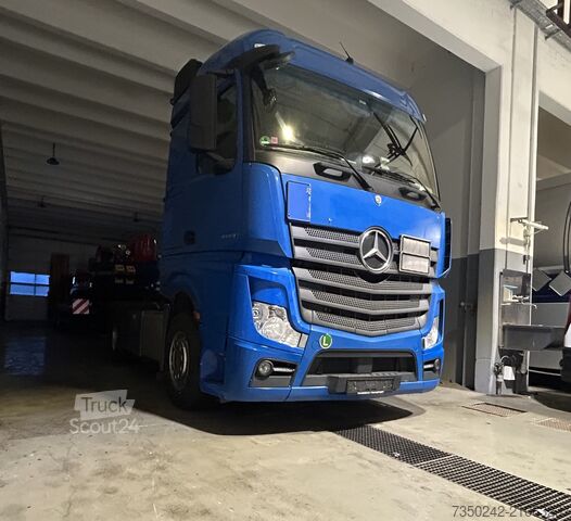Tracteur routier standard Mercedes-Benz Actros