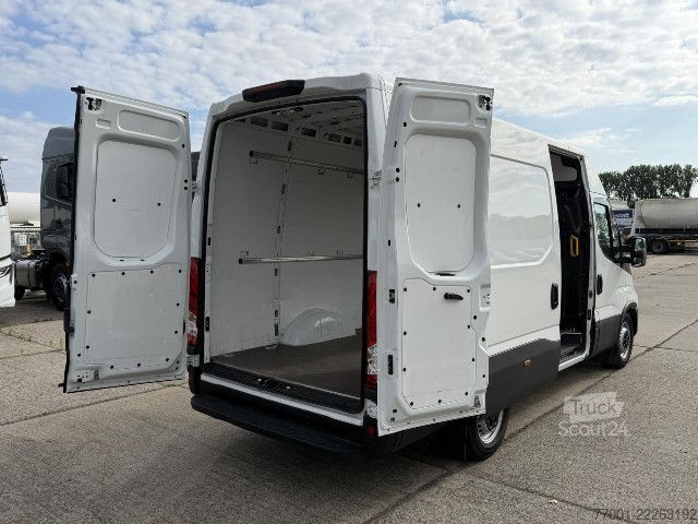 Furgone IVECO 35S16V Klima / Radio / PDC