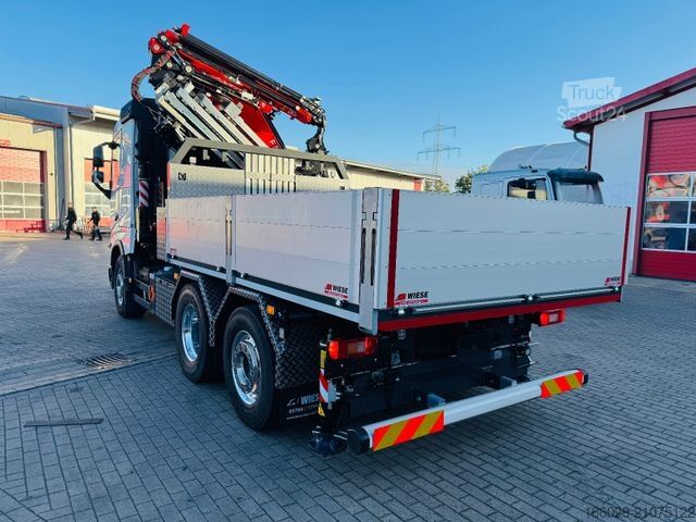 LKW mit Pritsche (offen) VOLVO FH500 6x4mit Fassi F545 2.27 JIB Winde sofort