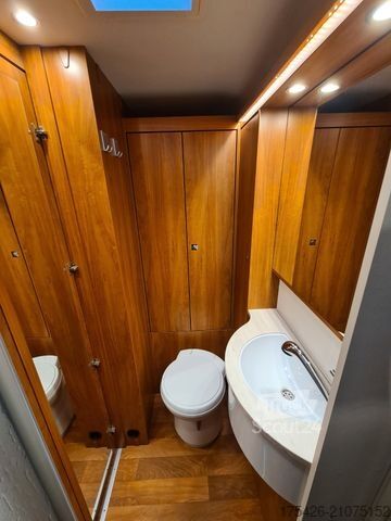 Kamper zintegrowany DETHLEFFS Trend I 7017 *Heckbad*Solar*WR*Dachklima*AHK*