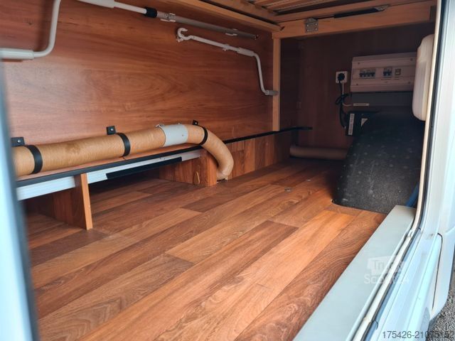 Kamper zintegrowany DETHLEFFS Trend I 7017 *Heckbad*Solar*WR*Dachklima*AHK*