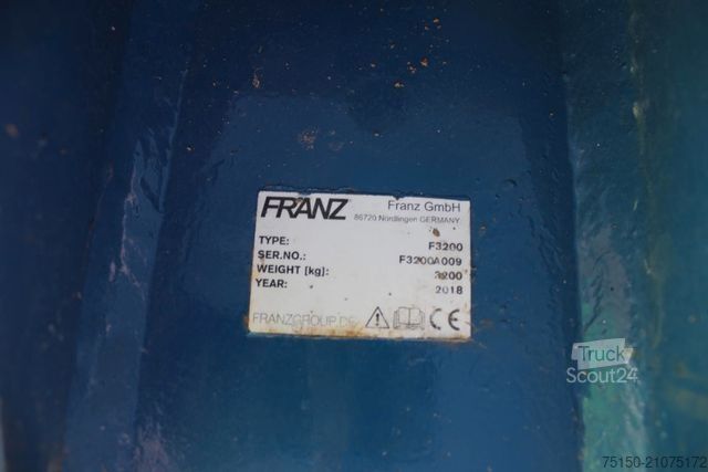 Pásové rýpadlo KOBELCO SK 235 SR NLC mit Siebgreifer+Hammer Nr.: 801