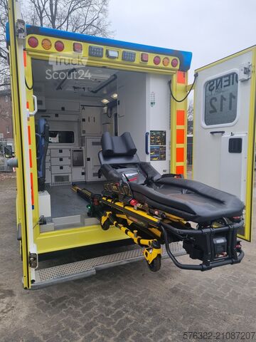 Ambulans Mercedes-Benz Sprinter Stryker Power-Load Rettungswage