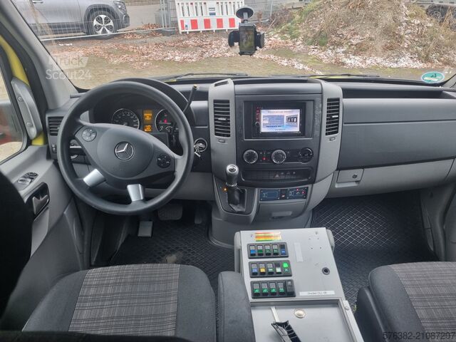 Ambulans Mercedes-Benz Sprinter Stryker Power-Load Rettungswage