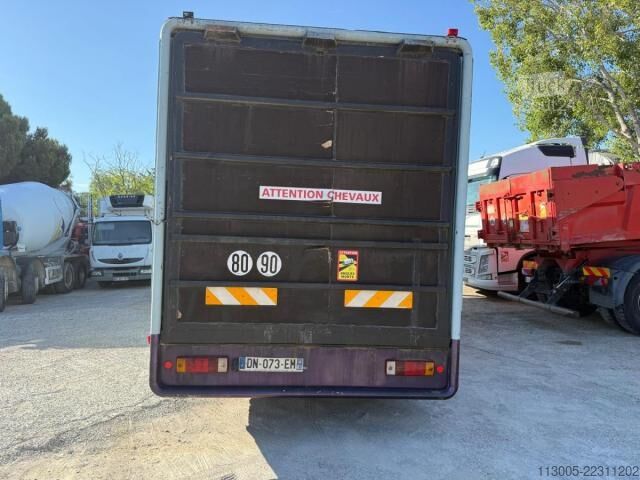 Autocamion cu caroserie tip cutie Renault Midlum 230