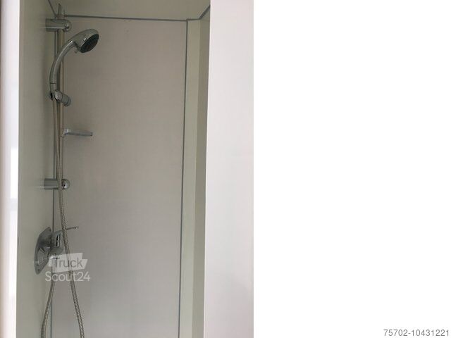 Viehanhänger  Steinsberger 3-Pferdeanhänger mit neuer Wohnung