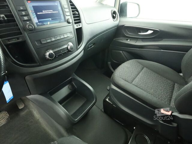 Ploščati dostavnik Mercedes-Benz Vito 119 CDI 4x4 Kasten Kompakt ACC AHK AUT Kam.