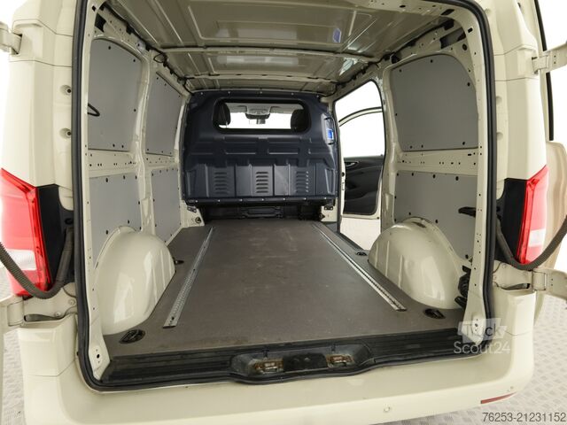 Ploščati dostavnik Mercedes-Benz Vito 119 CDI 4x4 Kasten Kompakt ACC AHK AUT Kam.