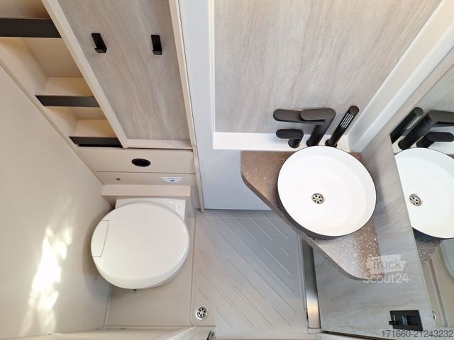 Półzintegrowany kamper BÜRSTNER Signature SFT 7.5 Halbjahreswagen -20%