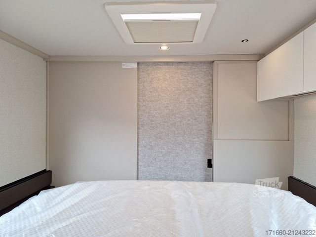 Półzintegrowany kamper BÜRSTNER Signature SFT 7.5 Halbjahreswagen -20%