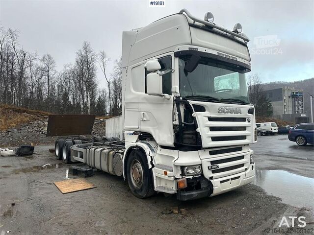 Chassis met cabine Scania R480 6x2 w/ Zepro lift. Rep. object.