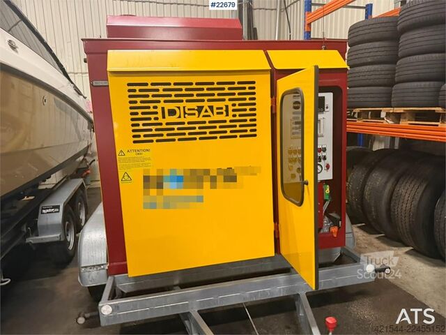 Zuigvoertuig  Disab SDW-3.5T.55 super sucker on a trailer