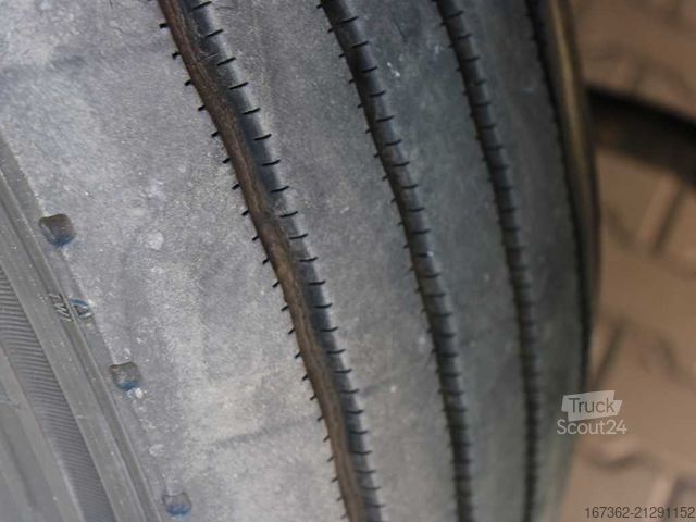 Camión caja IVECO EUROCARGO 120E25, EURO 5, THERMO-KING T-600R