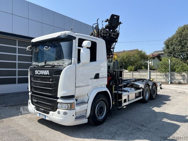 Kaveljnik s dvigalom SCANIA G490