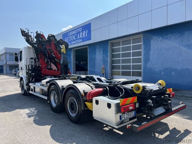 Kaveljnik s dvigalom SCANIA G490