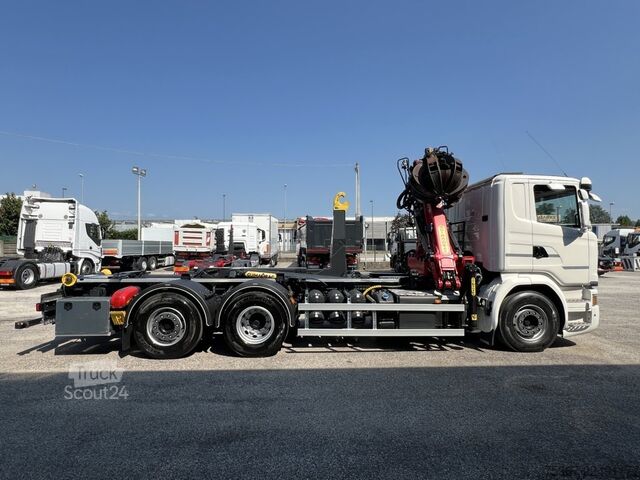 Kaveljnik s dvigalom SCANIA G490