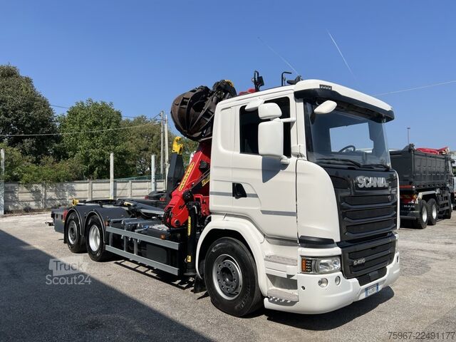 Kaveljnik s dvigalom SCANIA G490