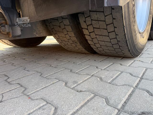 شاحنة جمع القمامة Mercedes-Benz Antos 2533