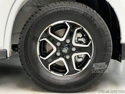 Halvintegreret autocamper Bürstner Signature SFT 7.0
