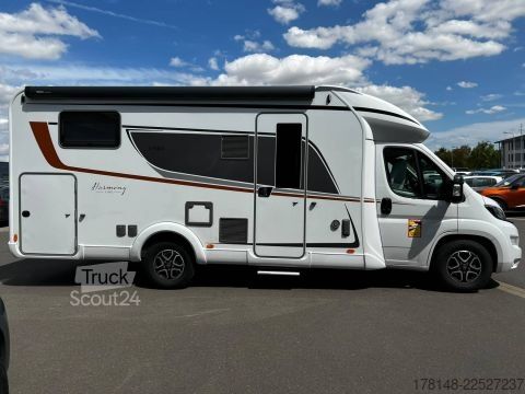 Halvintegreret autocamper Bürstner Lyseo TD 727 G