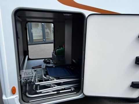 Halvintegreret autocamper Bürstner Lyseo TD 727 G