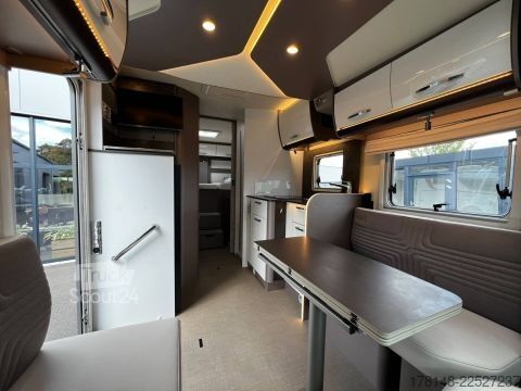 Halvintegreret autocamper Bürstner Lyseo TD 727 G