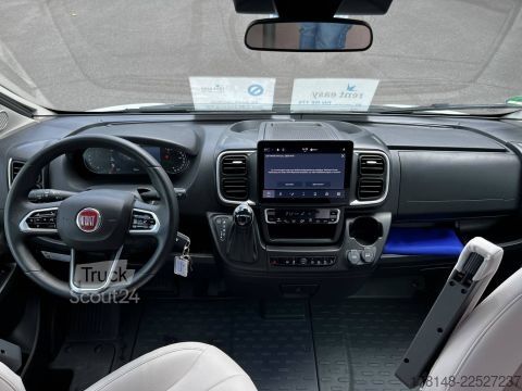 Halvintegreret autocamper Bürstner Lyseo TD 727 G