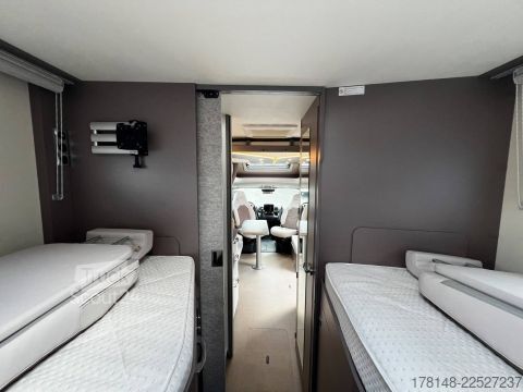 Halvintegreret autocamper Bürstner Lyseo TD 727 G