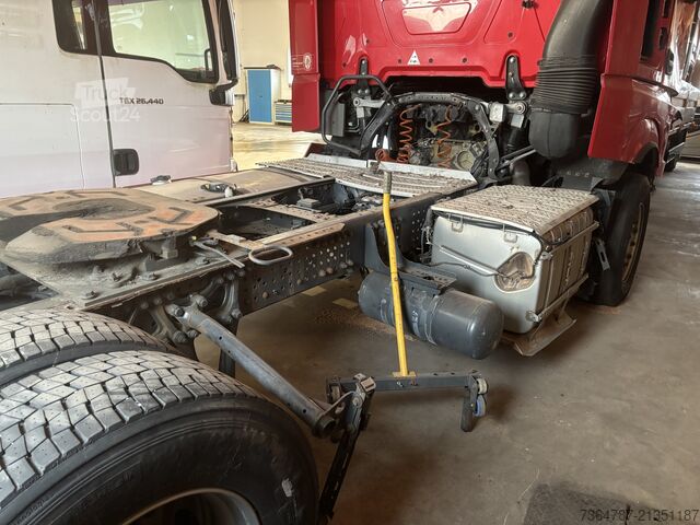 Standard nyergesvontató Mercedes-Benz 1845 LS, 4 x 2 ( Unfallschaden )