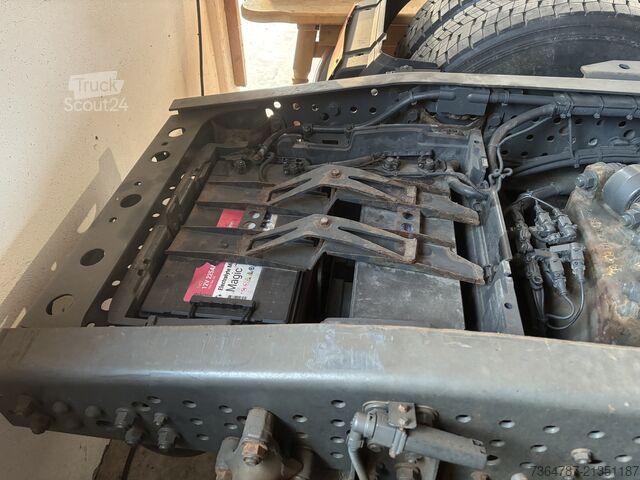 Standard nyergesvontató Mercedes-Benz 1845 LS, 4 x 2 ( Unfallschaden )