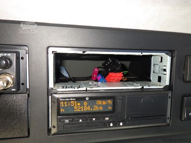 Tre-sidet tipbil MERCEDES-BENZ 4151 K 8x4 Meiller-Kip./Bordmat/M-Fhs./Ret/52tkm