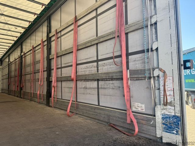 Öppen semitrailer med kapell KRONE SDP 27 Schiebeplanen Auflieger mit Ladebordwand