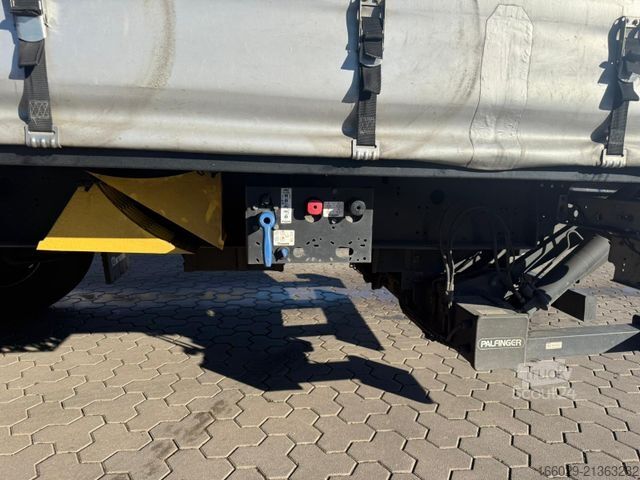 Öppen semitrailer med kapell KRONE SDP 27 Schiebeplanen Auflieger mit Ladebordwand