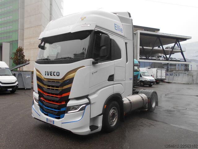 Standard tractor unit IVECO AS440S46T/P 2LNG