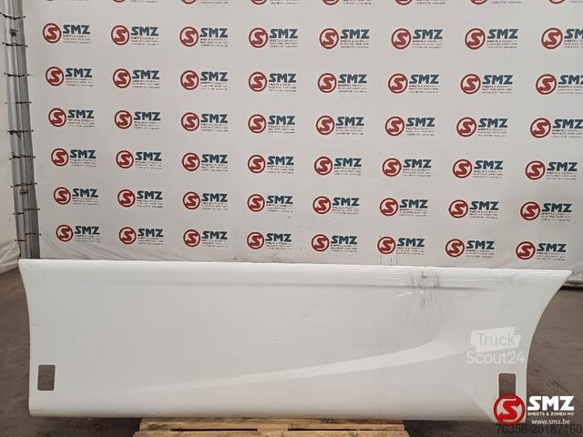 Pieza del chasis Iveco Occ side skirt links Iveco