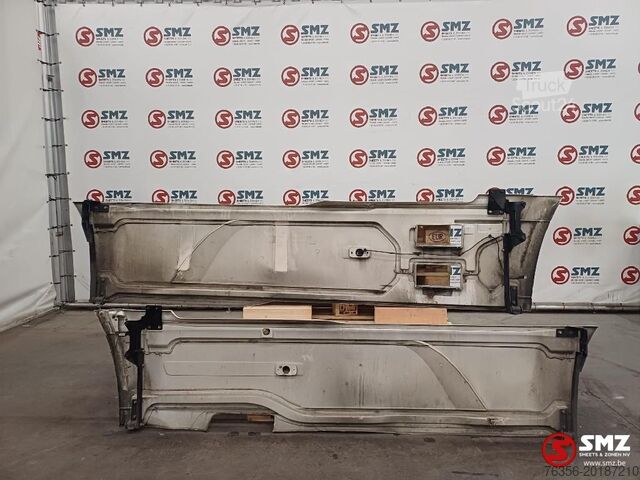 Deo sa šasije Daf Occ set side skirts L/R DAF