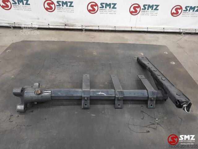 Część podwozia Scania Occ side skirt houder + spatbordhouder Scania