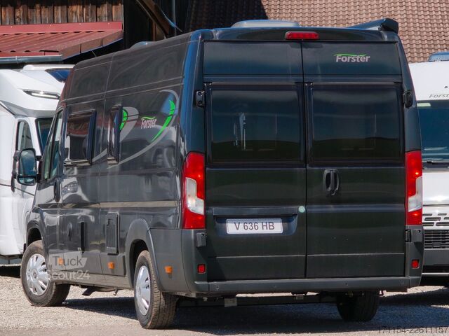 Автодім FORSTER V 636 HB Vantasy mit Hubbett, Längsbett,Automati