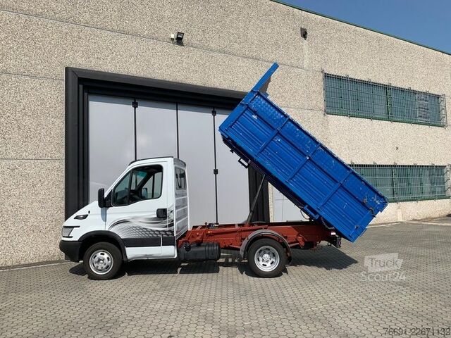 Kiepwagen bestelauto Iveco Daily 35 - Ribaltabile Trilaterale