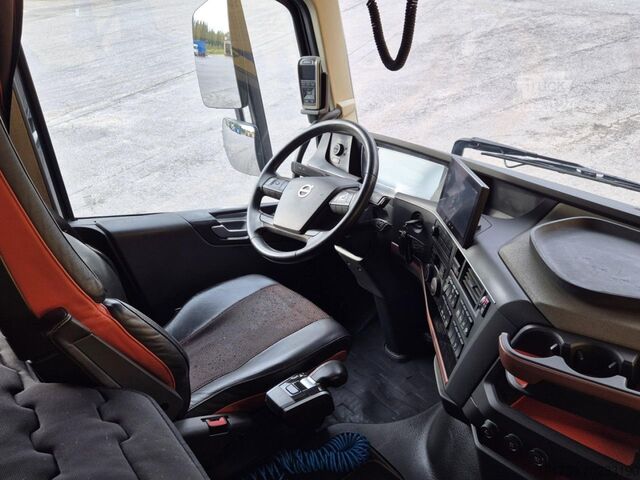 камион за дърва Volvo FH 750 8x4/ 2 lifted axles/ timber truck