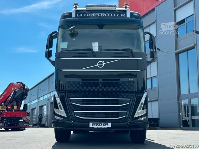 Holztransporter LKW VOLVO FH 540 BL 6x4 Plattform Kran TAJFUN LIV L150Z96
