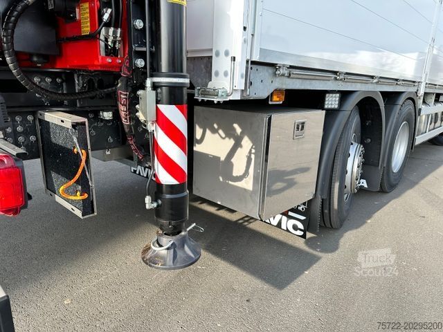Platforminis sunkvežimis SCANIA R 560 6x2-4/BAUSTOFFFAHRZEUG/KRAN FASSI F255RA