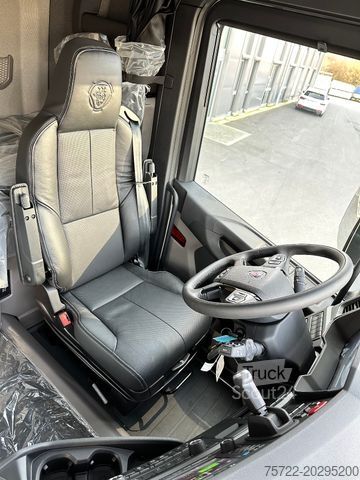 Platforminis sunkvežimis SCANIA R 560 6x2-4/BAUSTOFFFAHRZEUG/KRAN FASSI F255RA