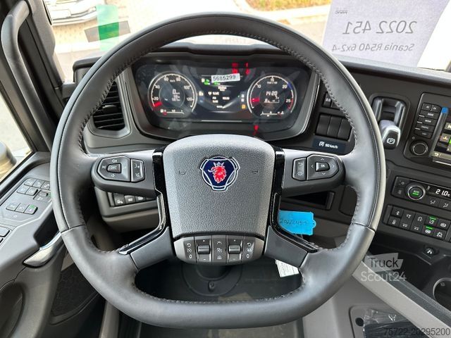 Platforminis sunkvežimis SCANIA R 560 6x2-4/BAUSTOFFFAHRZEUG/KRAN FASSI F255RA